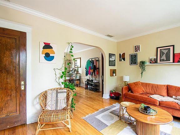 4th image of 7350 Amherst Ave