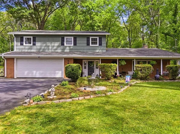 5629 Stoneman Pl, Pfafftown, NC 27040