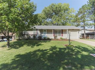 25 Edgemont Rd, Saint Peters, MO 63376
