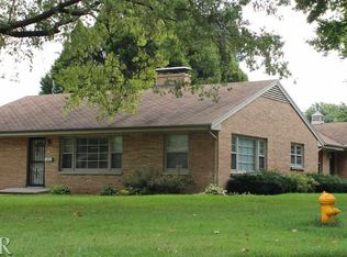 410 Grant Rd, Bloomington, IL 61701