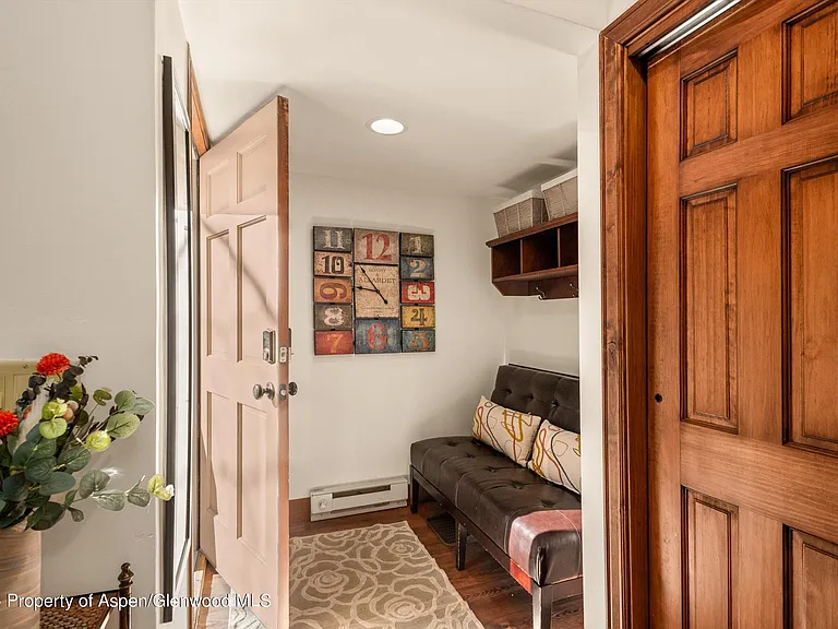 374 Meadow Ranch Dr — Photo 11