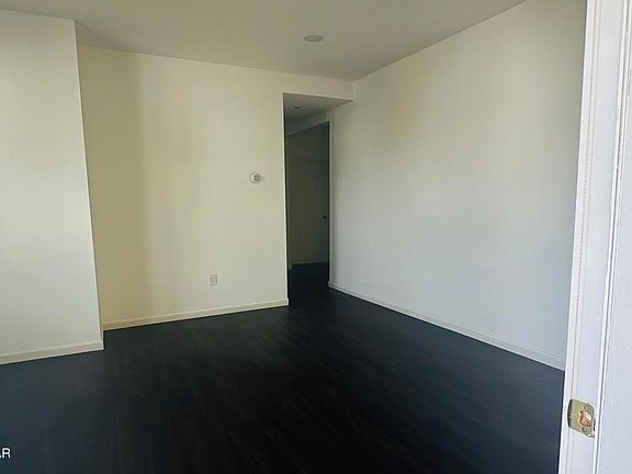 3rd image of 76 Spring Ct