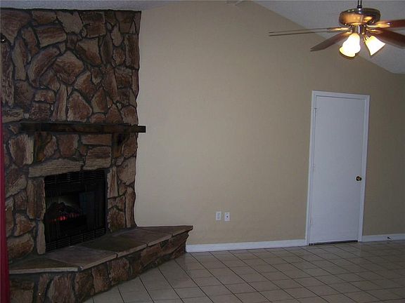 3rd image of 5068 Dueling Oaks Dr