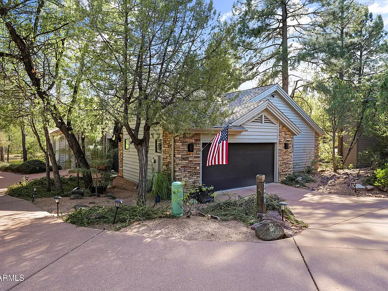 2609 E Pine Island Ln — Photo 44