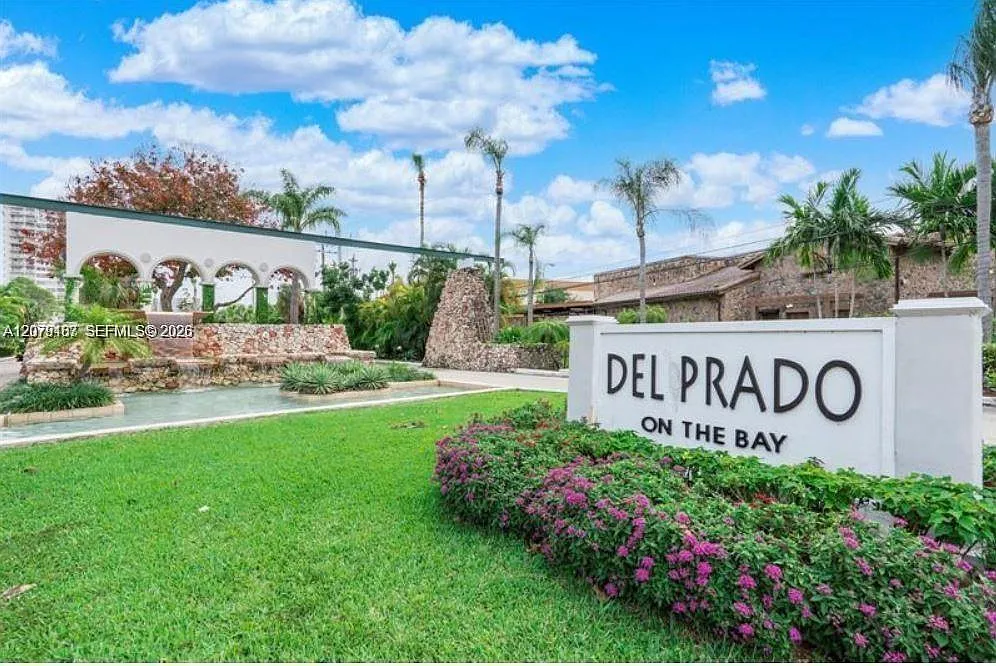 Del Prado Condo — Photo 4