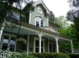 3 Pleasant St, Shelburne, MA 01370