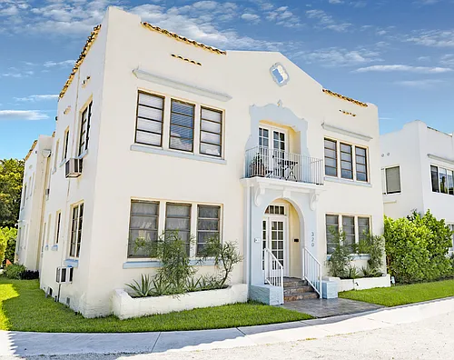320 Mendoza Ave #2 Photo 1