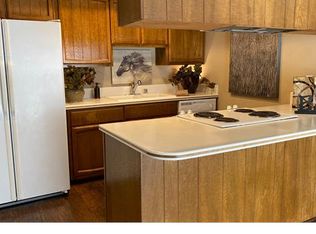 1040 Bell St, Sacramento, CA 95825