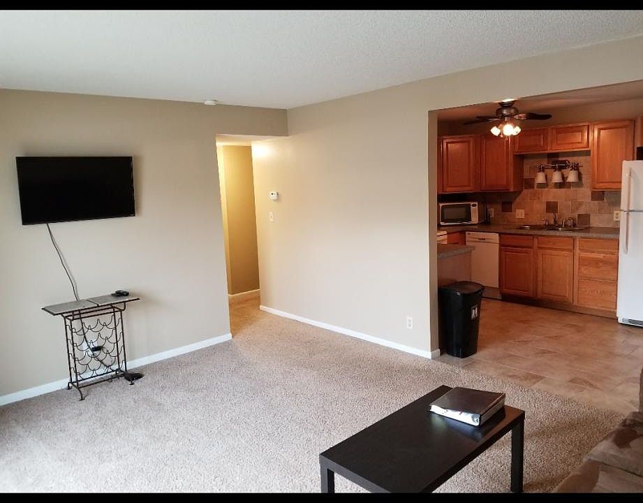 2807 Pembroke Ln B4, Saint Joseph, MO 64506 Zillow