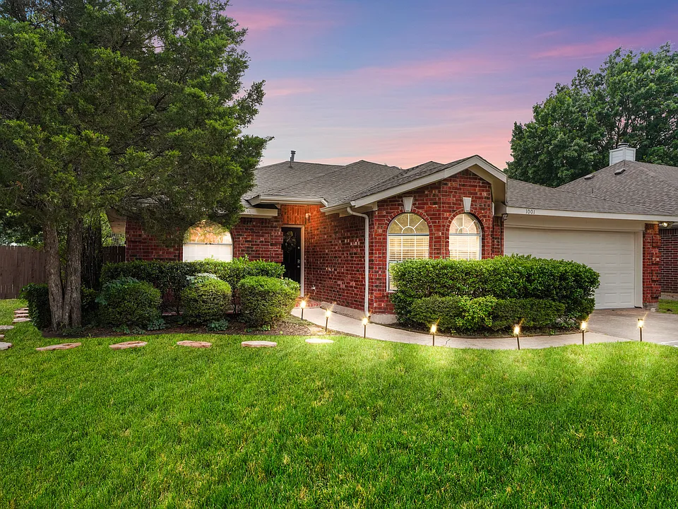 1001 Ridgecrest Dr