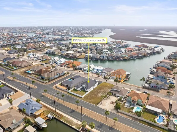 13538 Catamaran Dr, Corpus Christi, TX 78418