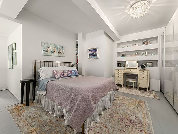 5th image of 3 Hanover Sq APT 2E