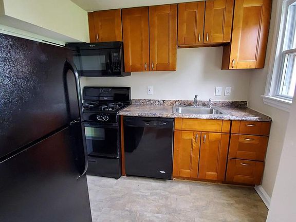 4th image of 3852 26th Ave Unit 3852