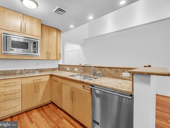 4th image of 300 N 3rd St #102