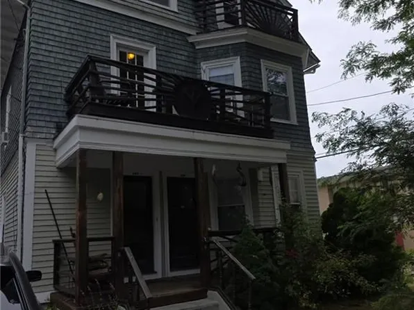 140 Larch St, Providence, RI 02906