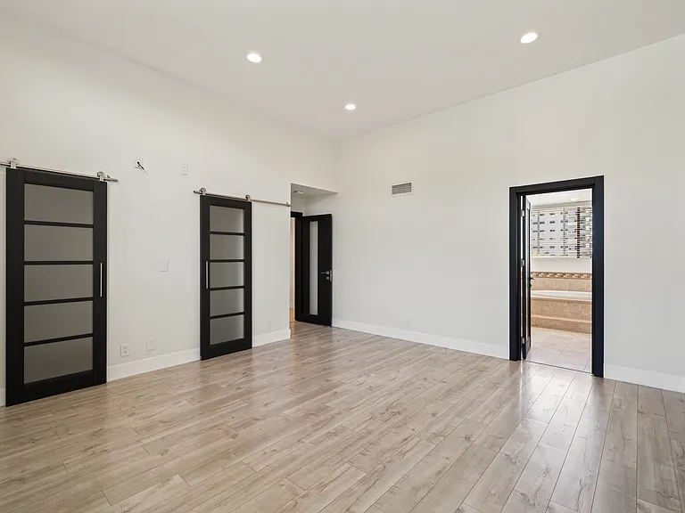1227 N Brand Blvd #7 — Photo 7