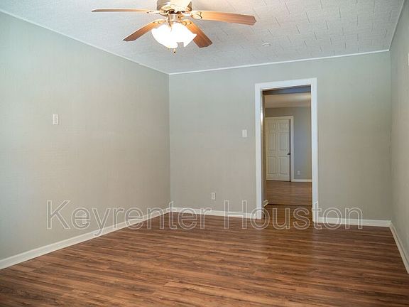 4th image of 1307 Birchwood Dr