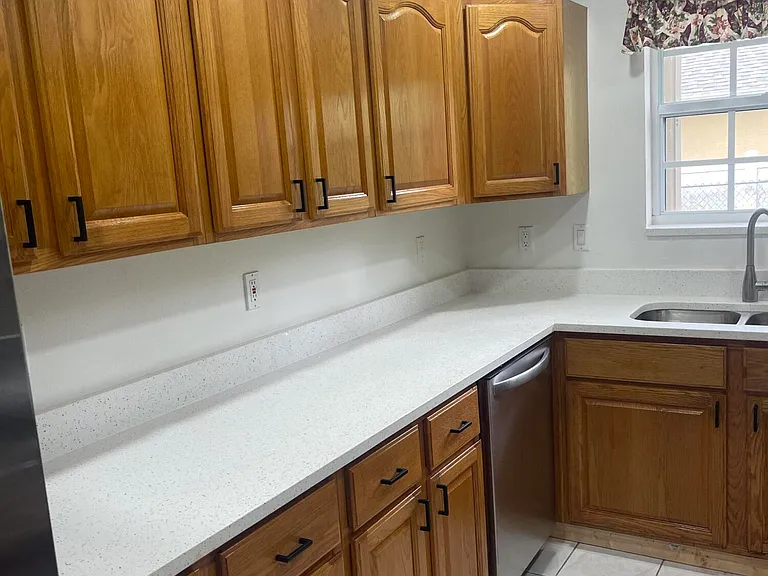 1538 SW Neptune Ave — Photo 8