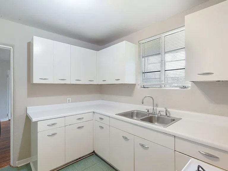 3809 Maplewood Ave #A — Photo 6