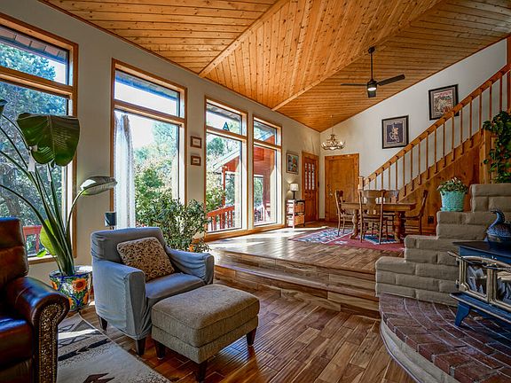 2nd image of 153 Sangre De Cristo Cir