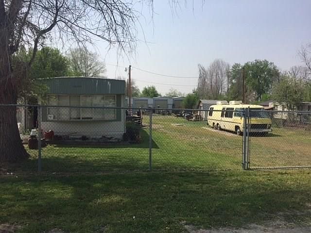 1st image of 1904 Canary Ave