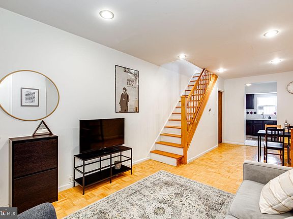 3rd image of 1113 S Clifton St