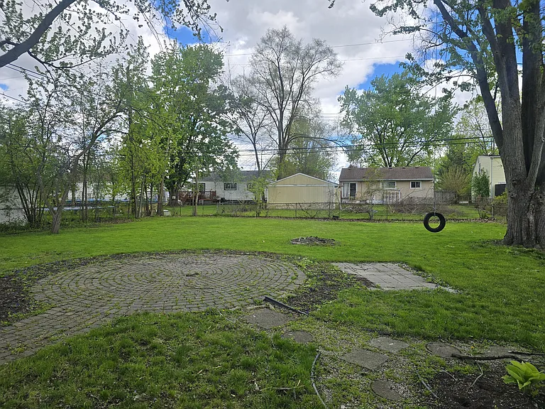 32470 Donnelly St — Photo 10