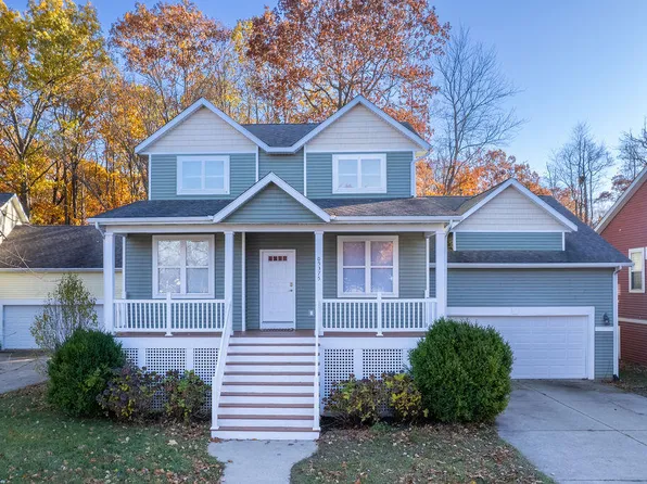 5375 Parkview Ln, South Haven, MI 49090
