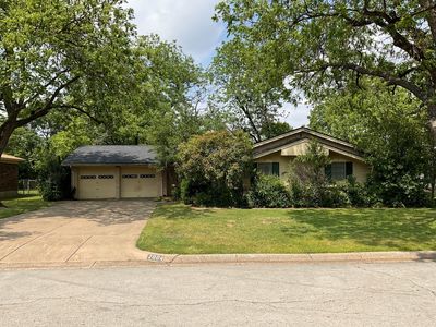 2004 Lipps Dr, Edgecliff Village, TX, 76134