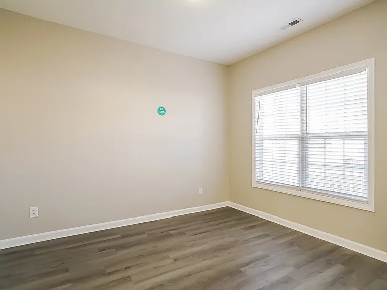 8039 Marsh Hollow Dr — Photo 12