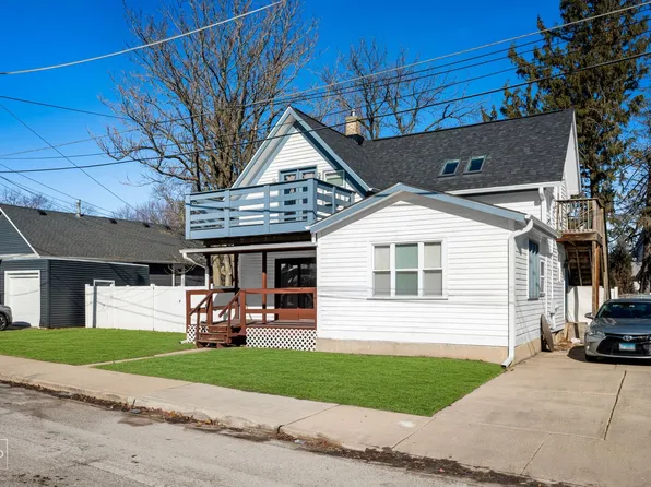 164 Oak St, Elgin, IL 60123