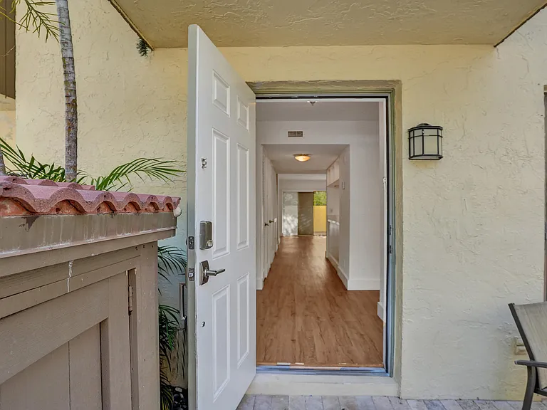 1330 NW 13th St #3 — Photo 8