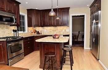 3rd image of 11404 Jordan Ln