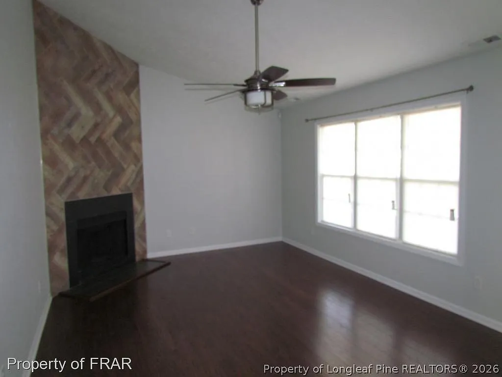 3 bed, 2.0 bath, 1101 sqft, $1,495 — Photo 2
