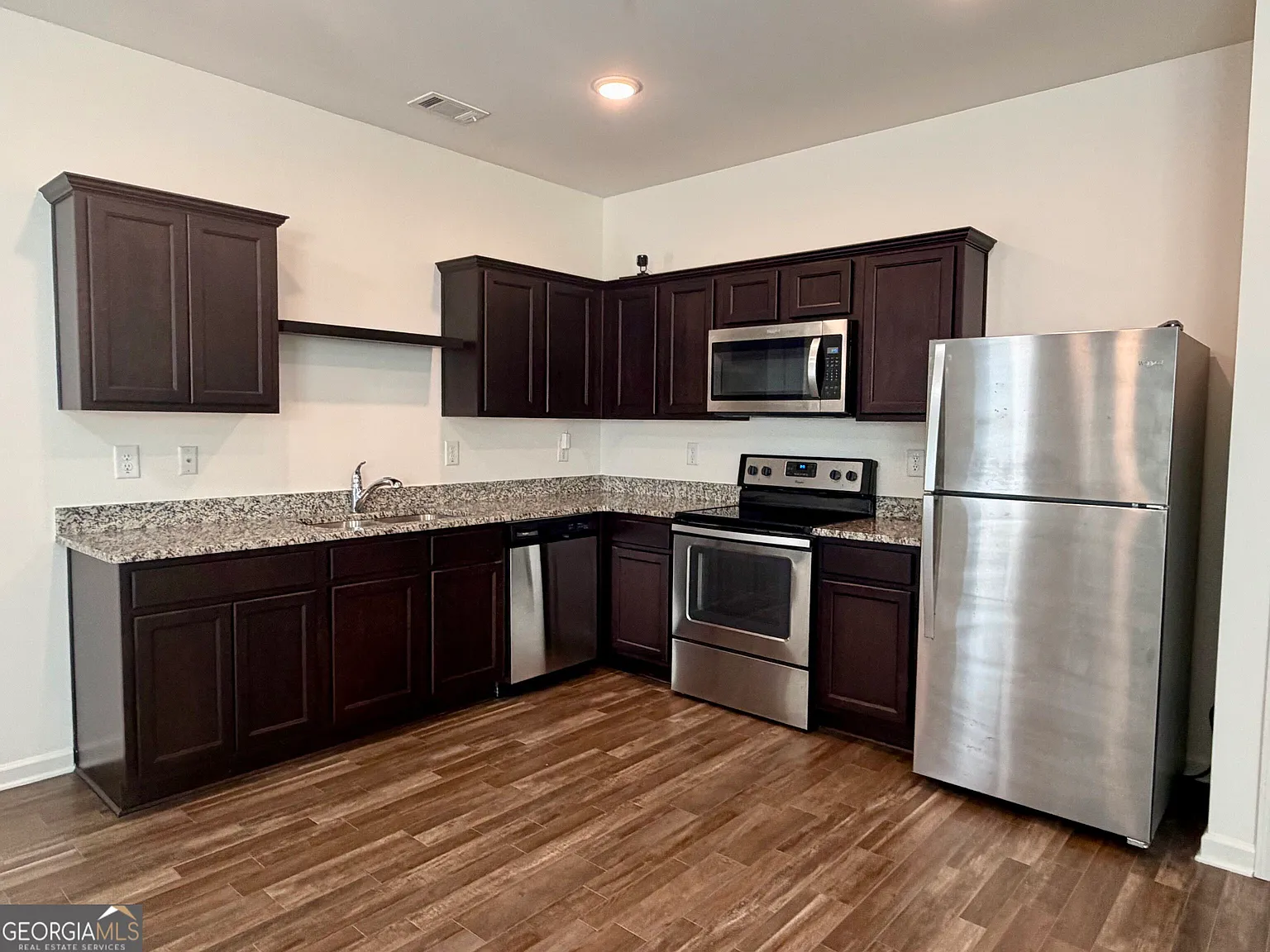 2 bed, 2.5 bath, 1589 sqft, $2,500 — Photo 4