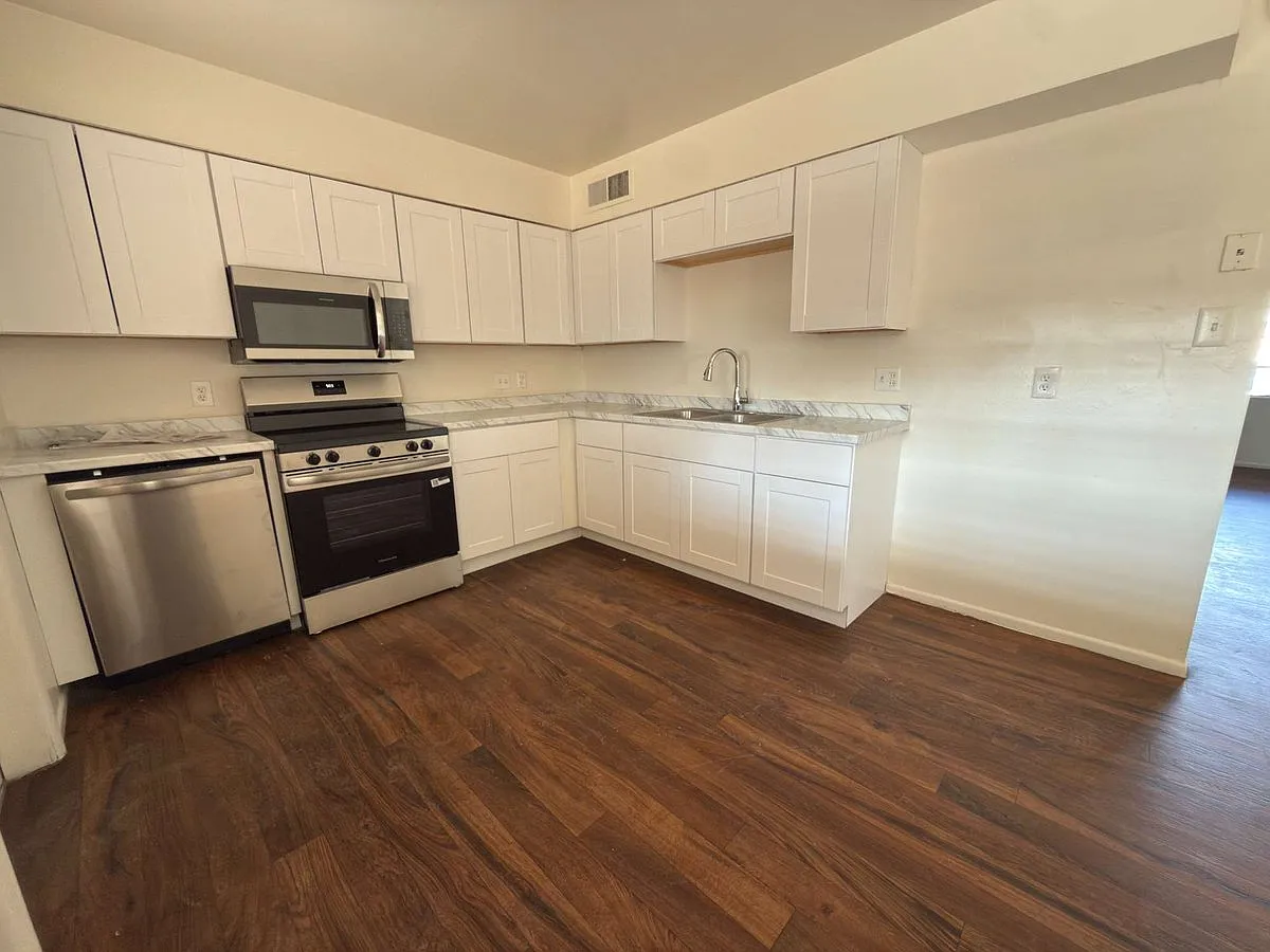7010 N. 34th Ave. — Photo 3
