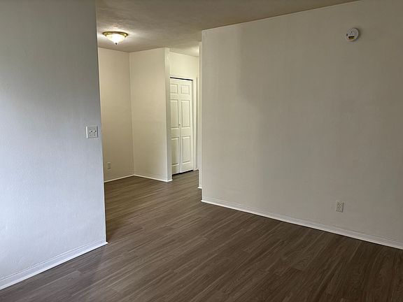 4th image of 1421 SE 3rd Ct #3