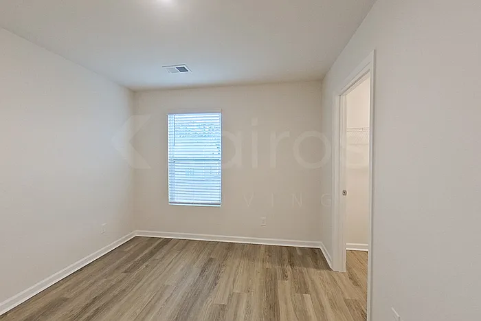 121 Overstreet Way — Photo 5