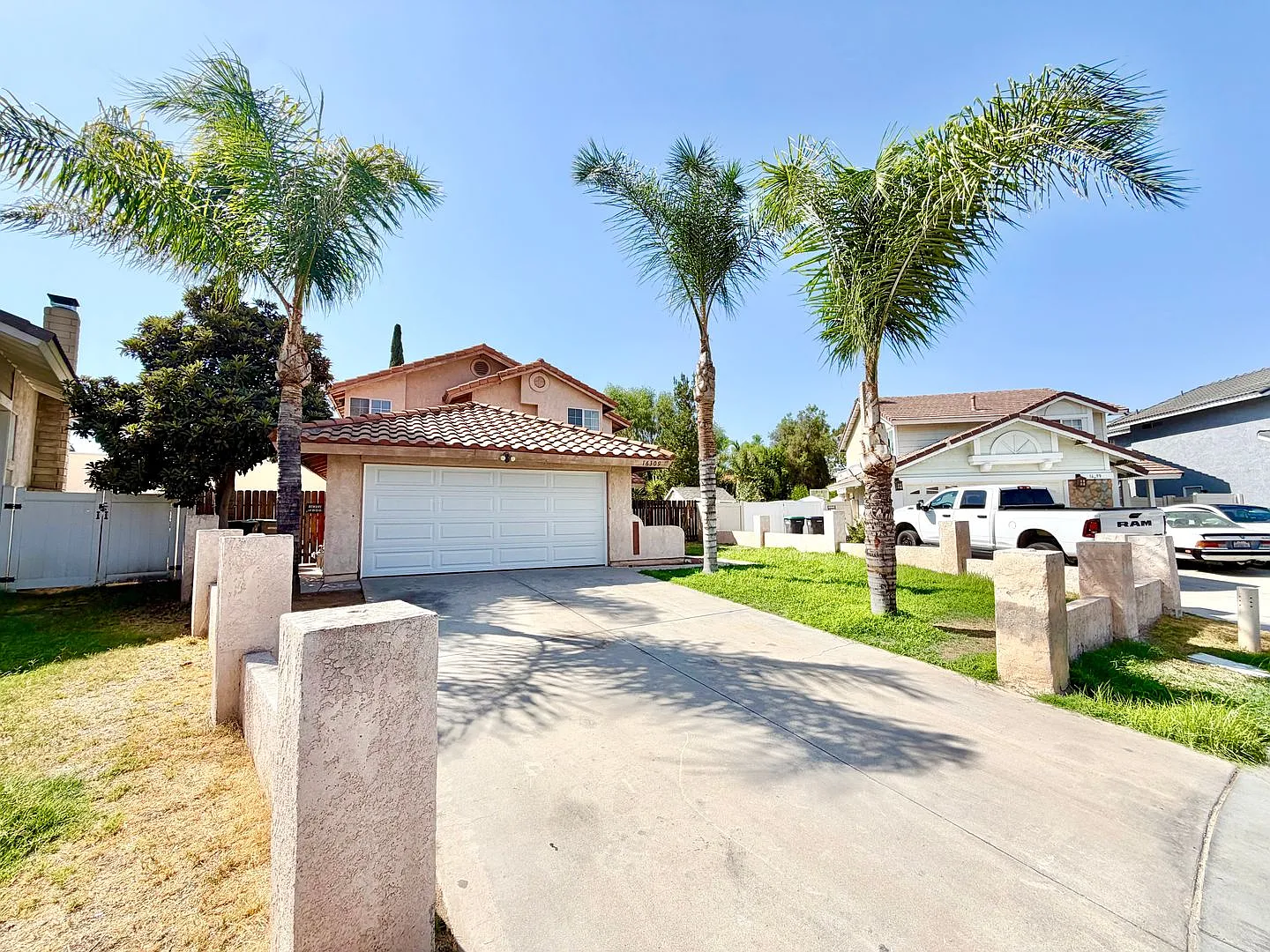 Charming 3 Bedroom 2.5 Bathroom Corner Lot Home with Private Primary Balcony & Spacious Backyard — Photo 2