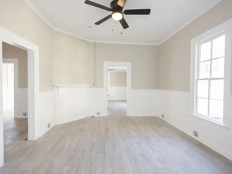 205 W Cherry St — Photo 12