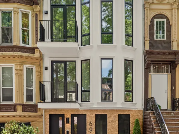 696 Chauncey Street image 11 of 12