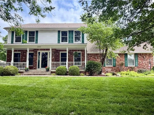 13842 Harbor Dr, Bonner Springs, KS 66012