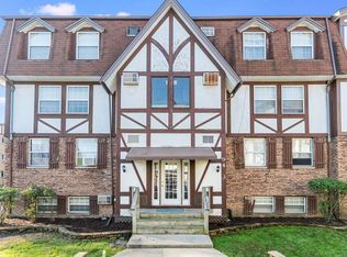 9433 S 86th Court, Hickory Hills, IL 60457