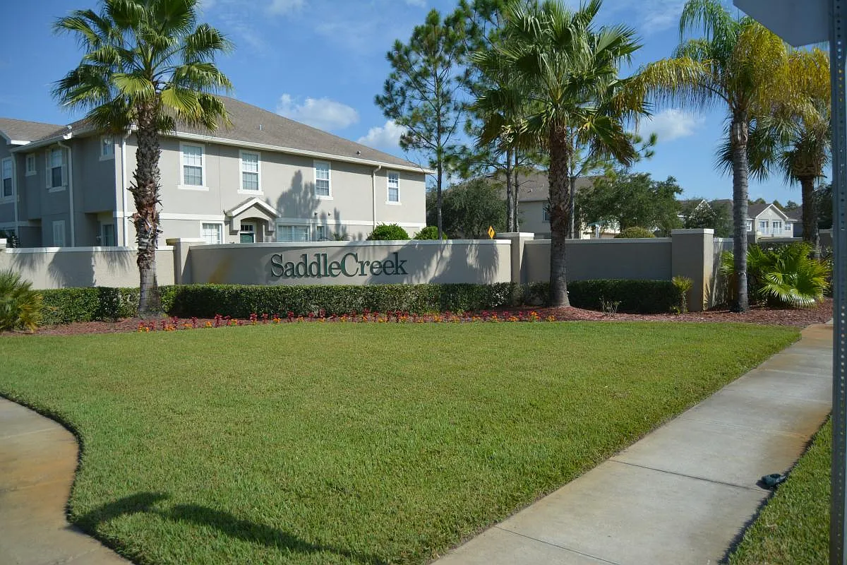 3 bed, 2.5 bath, 1700 sqft, $2,100 — Photo 1