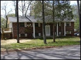 1st image of 625 W Meadecrest Dr