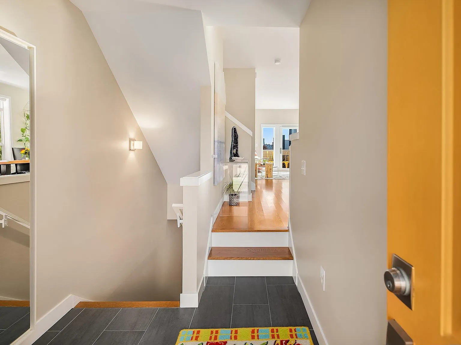 3 bed, 2.5 bath, 1770 sqft, $4,400 — Photo 3