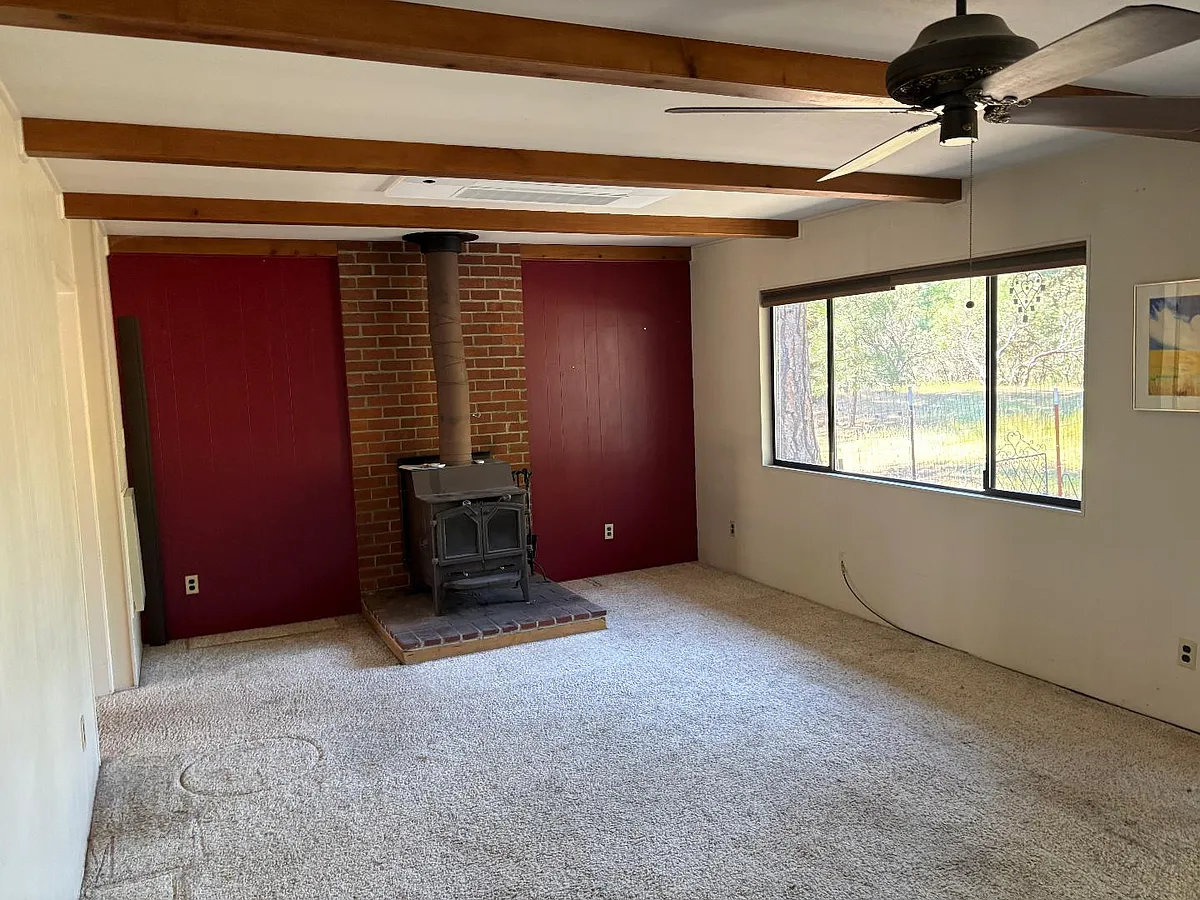 Unit Photo - 77 Ridge Rd