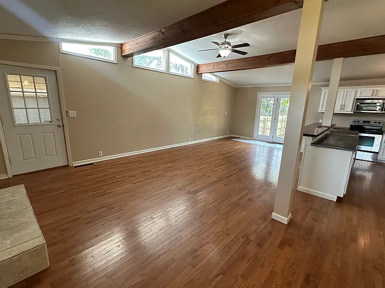 1610 S Saint Louis Ave #1 — Photo 5