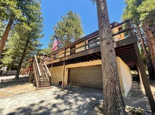 31822 Panorama Dr, Running Springs, CA 92382