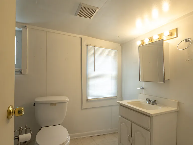 825 Frederick Rd #2 — Photo 4
